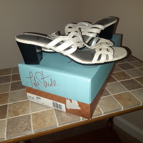 💥 5/$20 Dress sandals - Picture 1 of 4